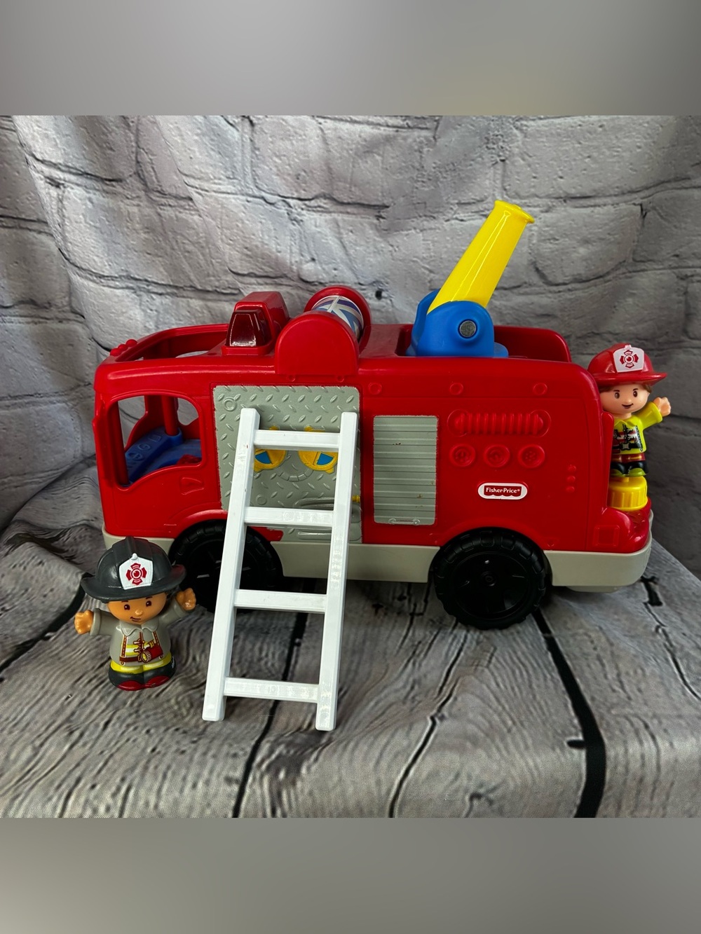 4 PC Fisher Price Little People Fire Truck Firemen Ladder Lights & Sounds GUC